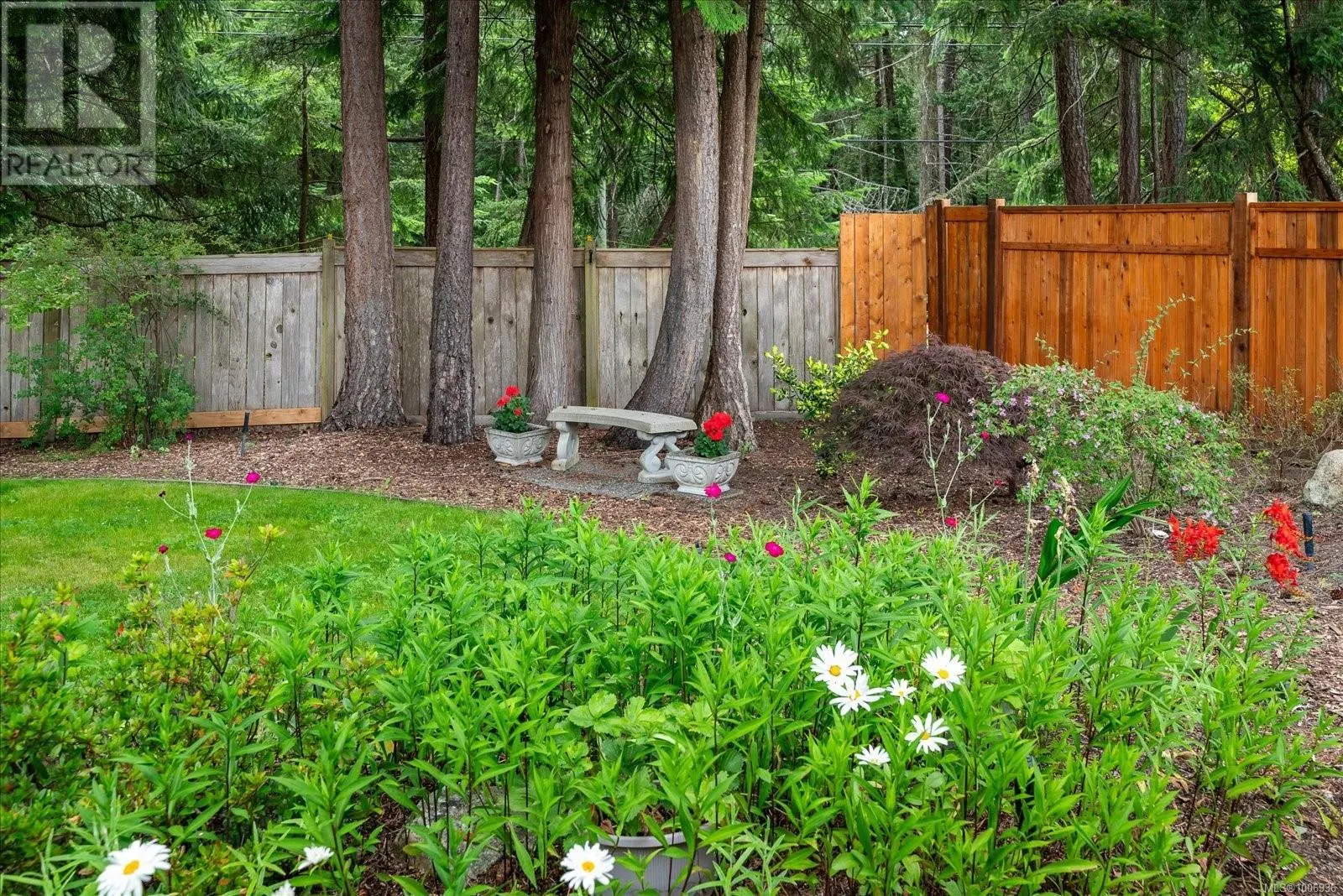 573 Tyee Cres