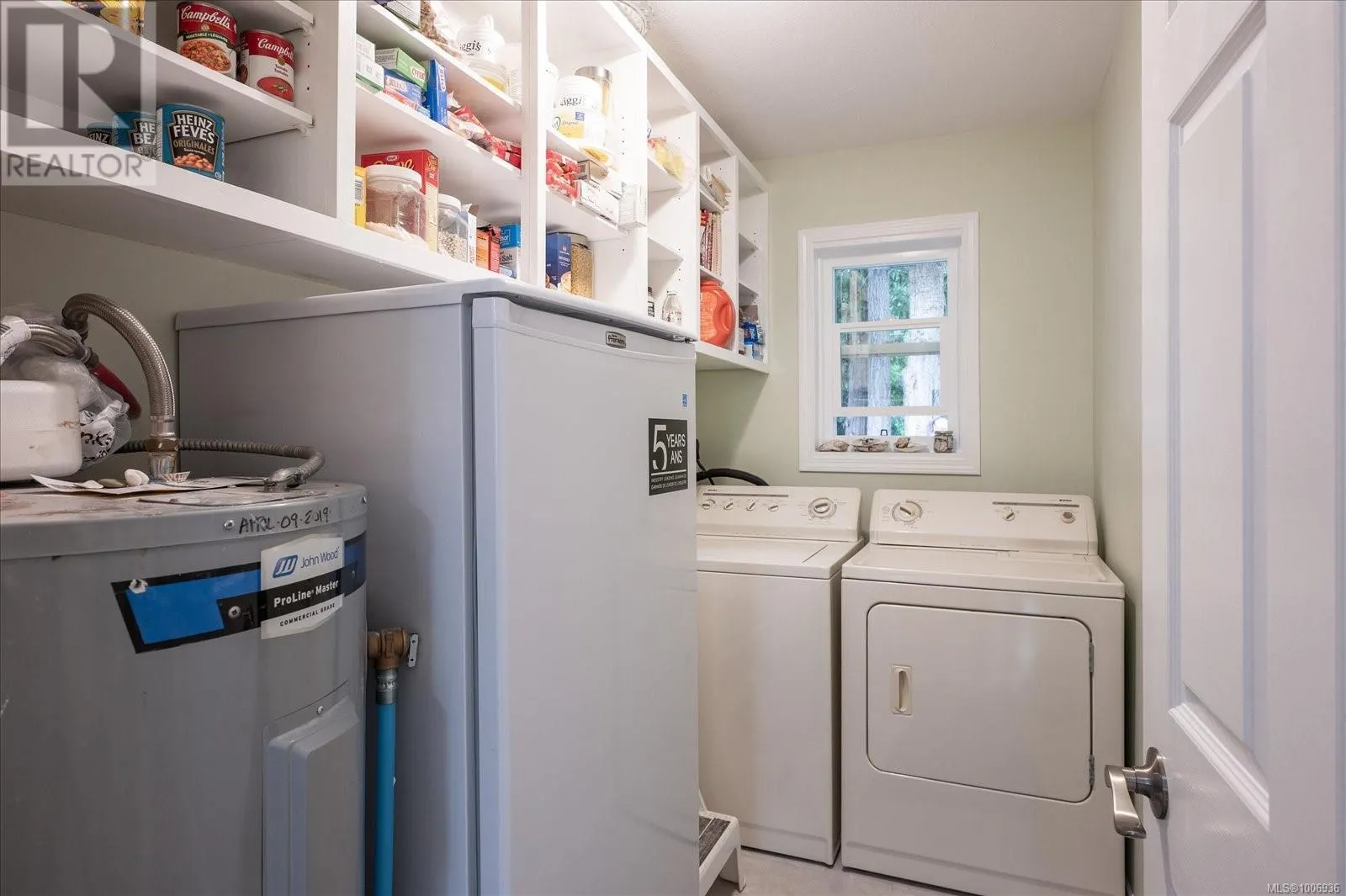 573 Tyee Cres