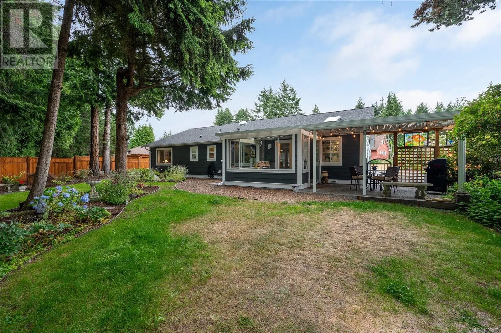 573 Tyee Cres