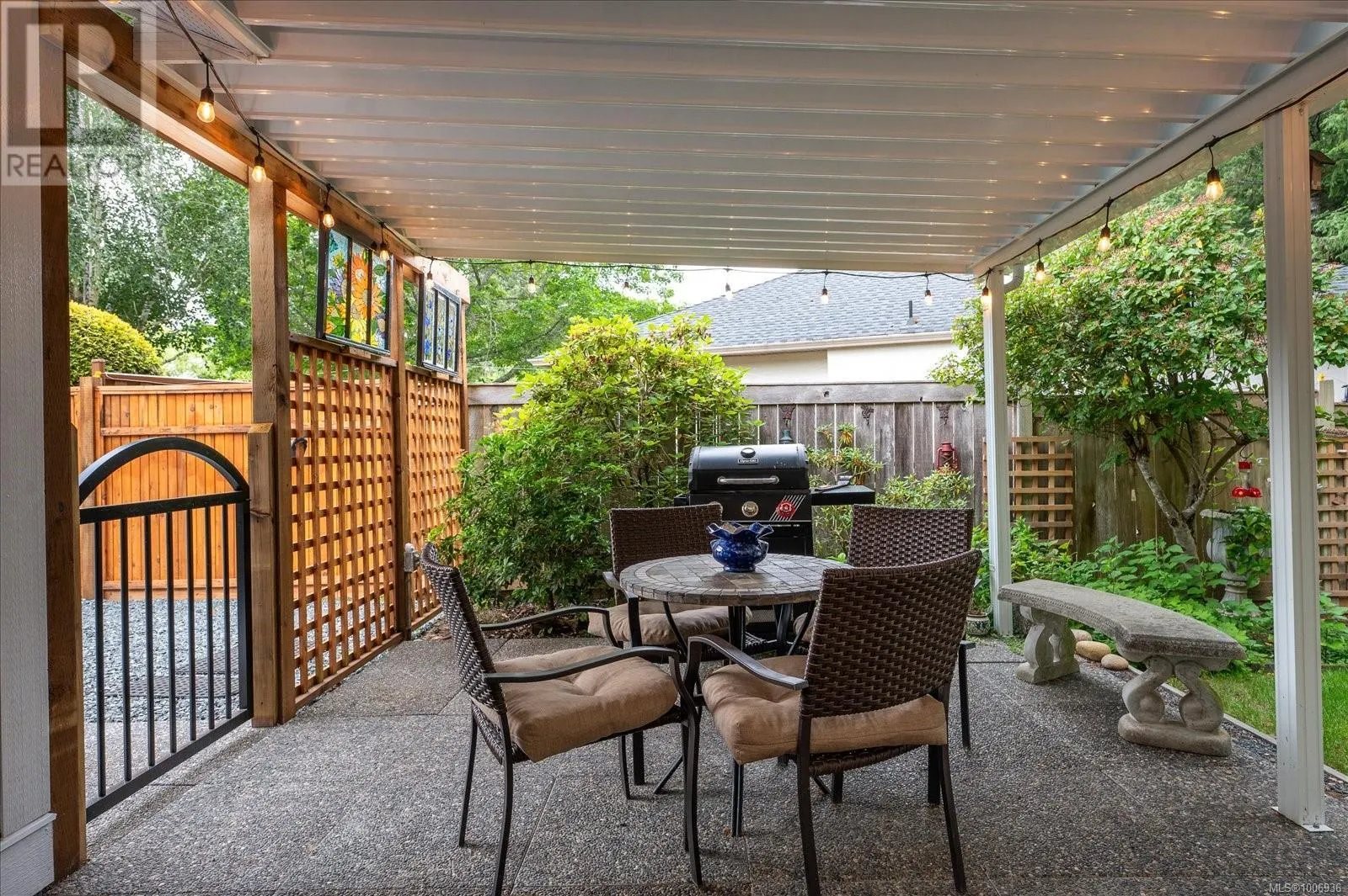 573 Tyee Cres