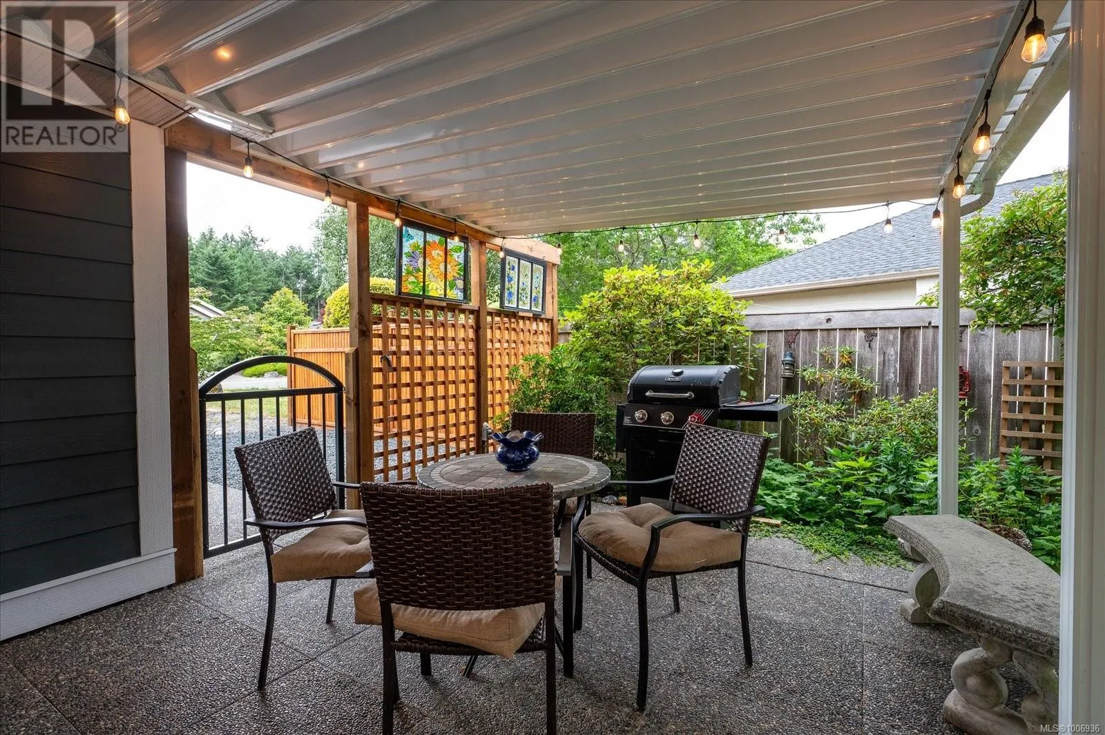 573 Tyee Cres