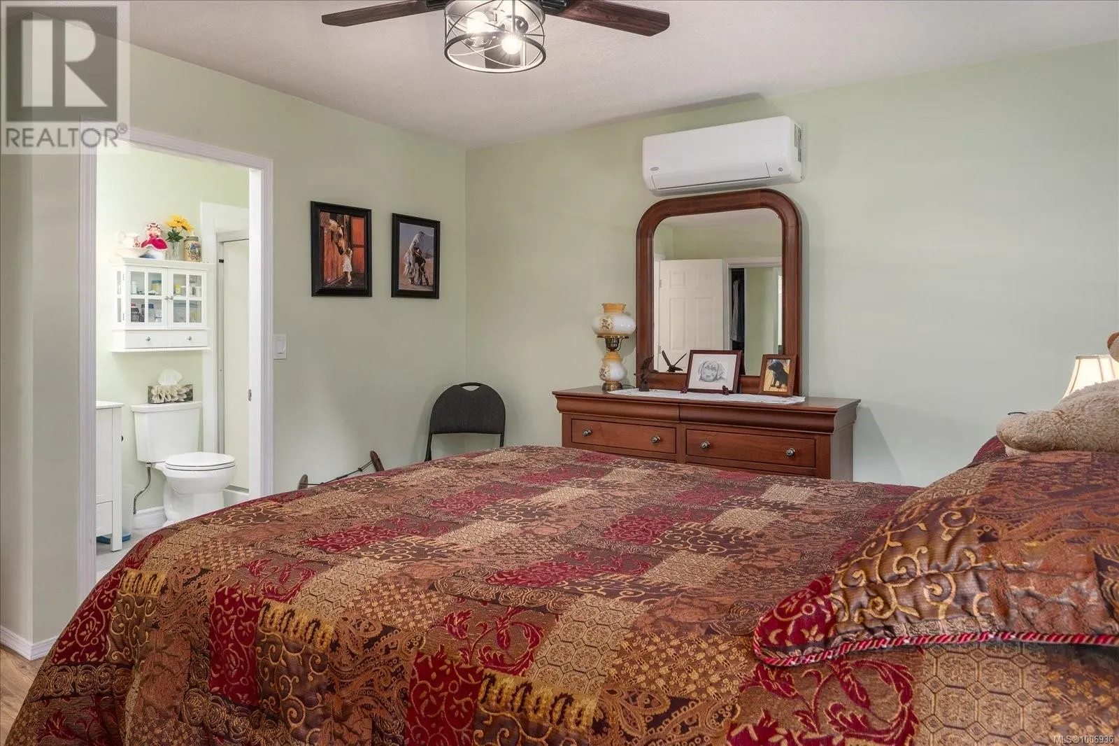 573 Tyee Cres