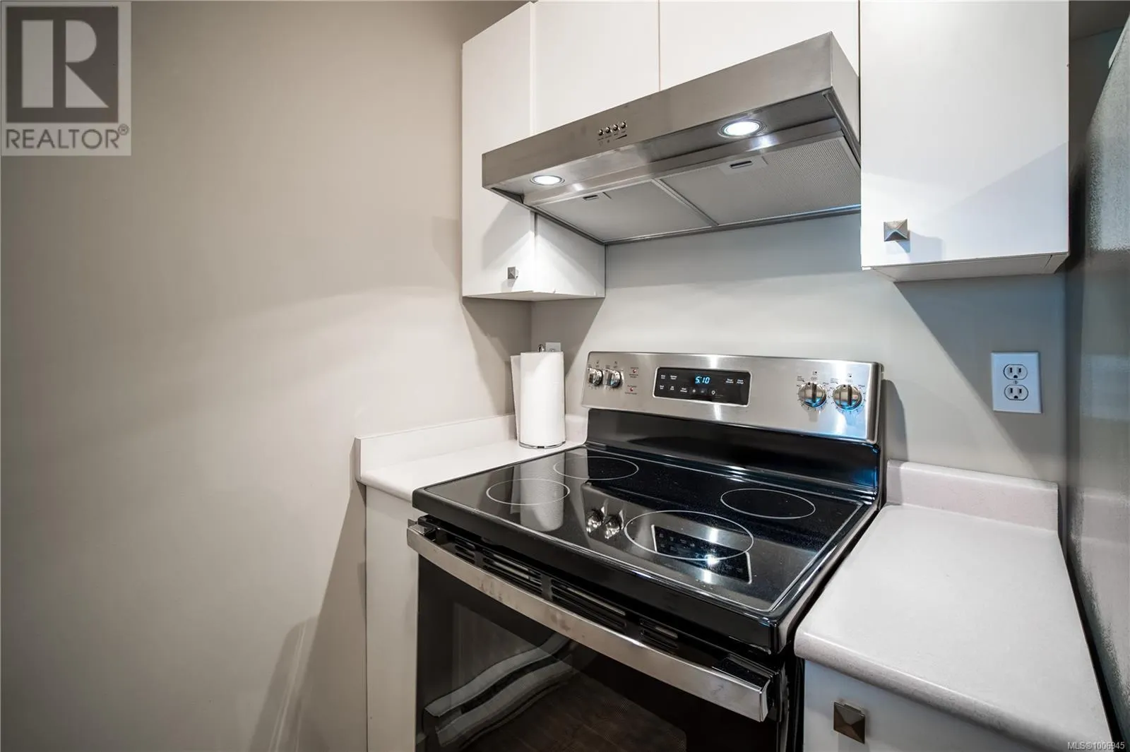 210 835 VIEW St