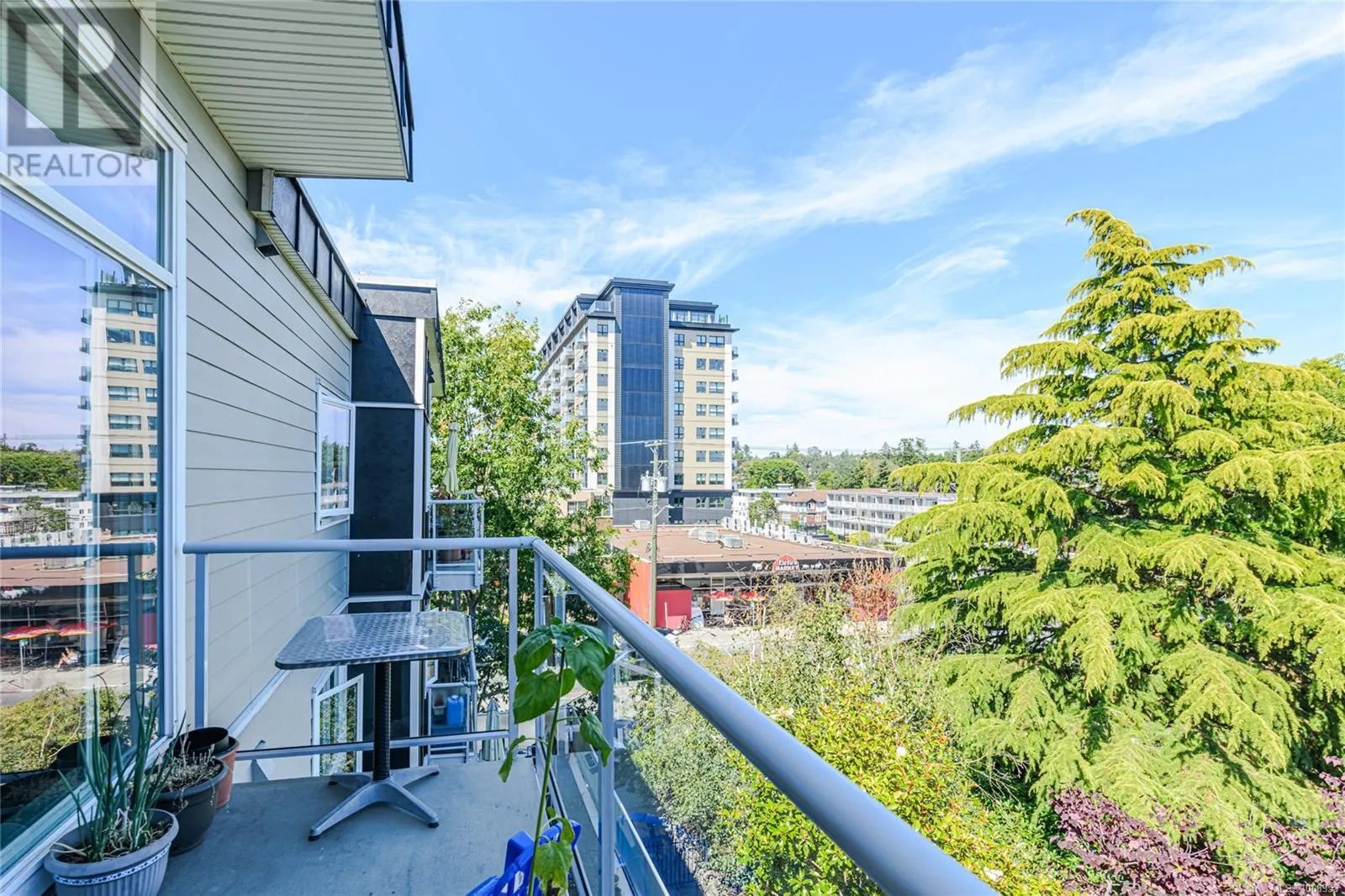 407 1315 Esquimalt Rd