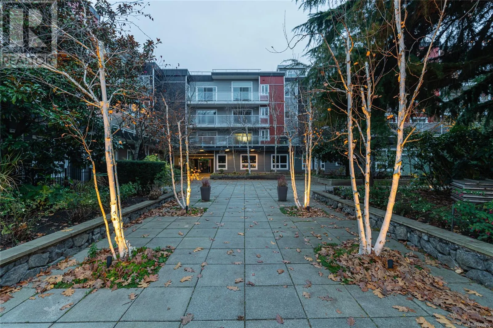 407 1315 Esquimalt Rd