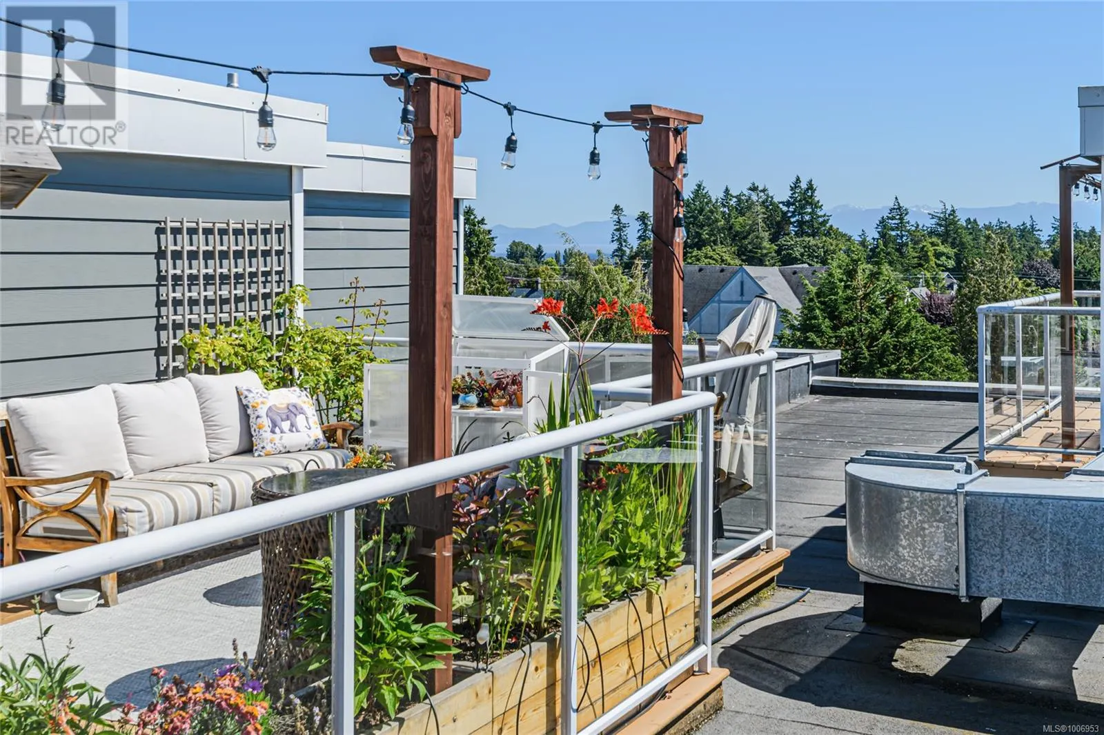 407 1315 Esquimalt Rd