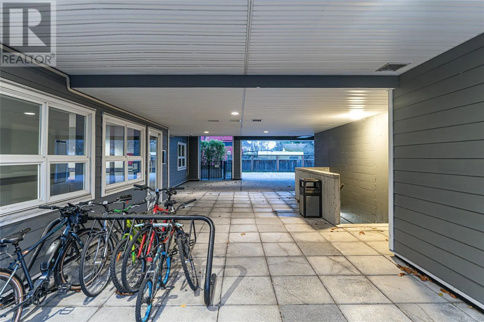 407 1315 Esquimalt Rd