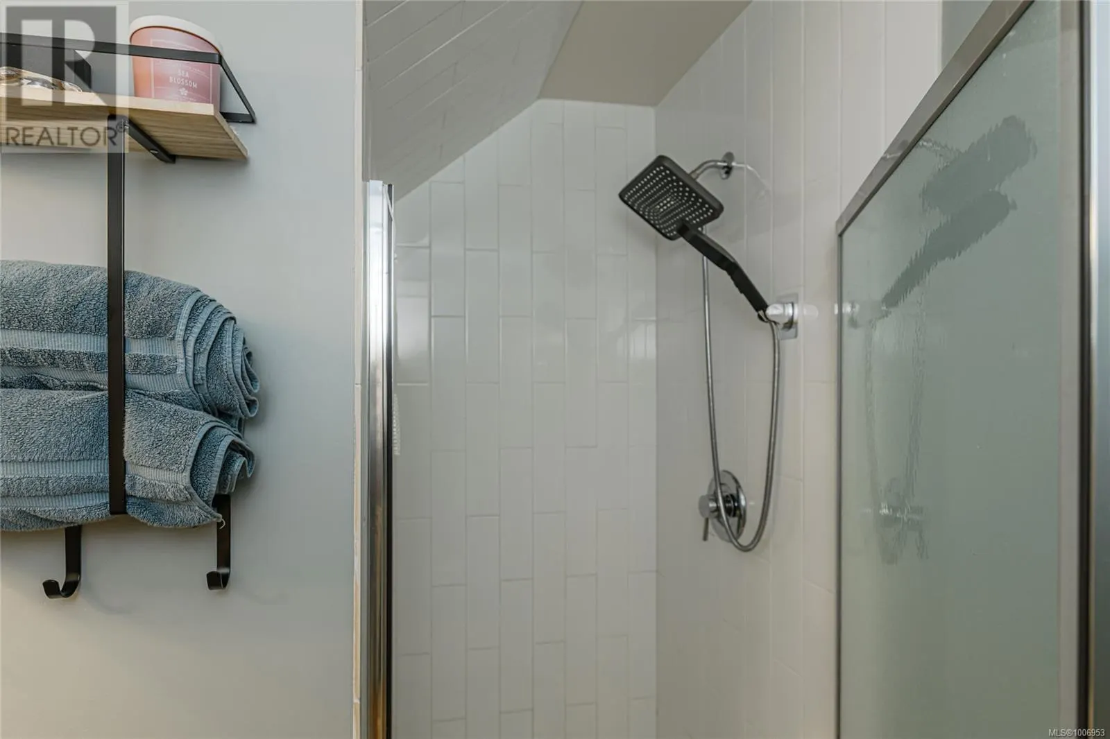 407 1315 Esquimalt Rd
