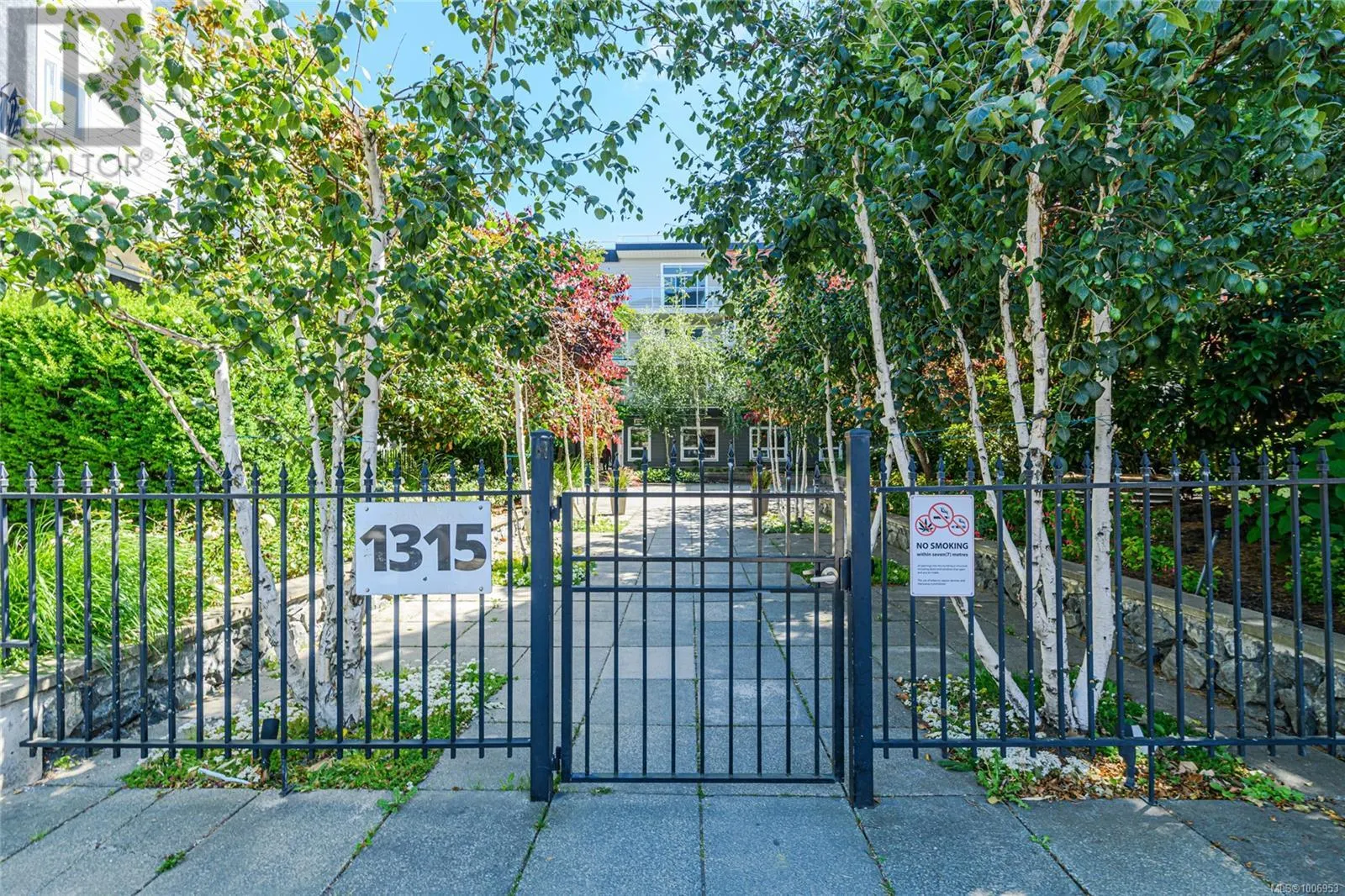 407 1315 Esquimalt Rd
