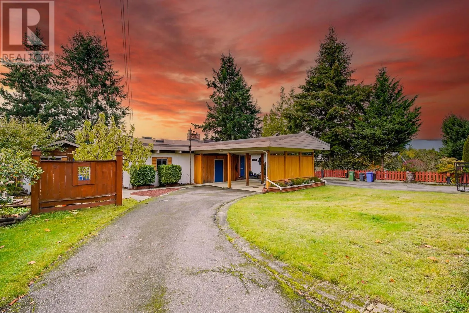 2374 Anderson Ave