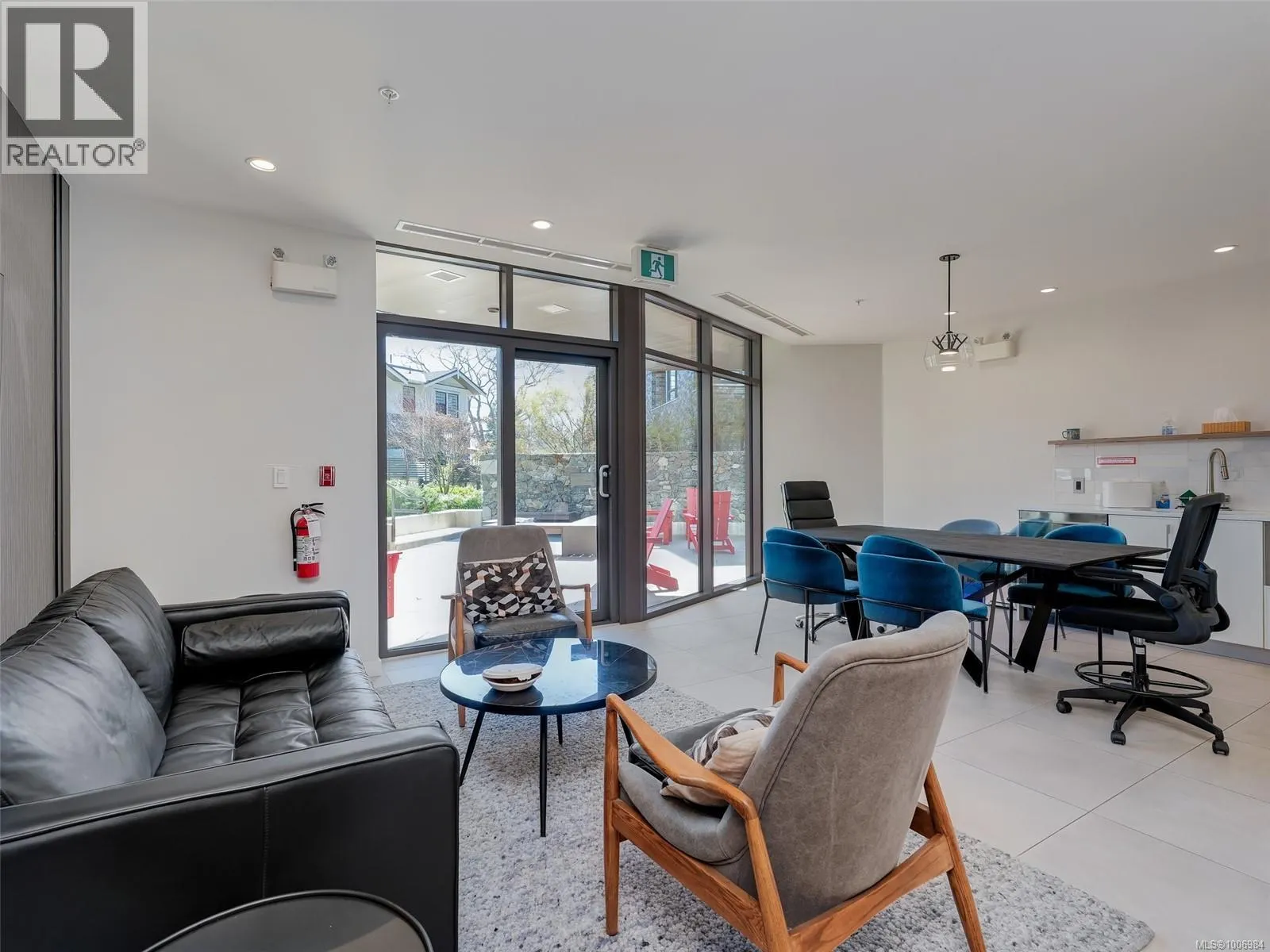 302 1201 Fort St