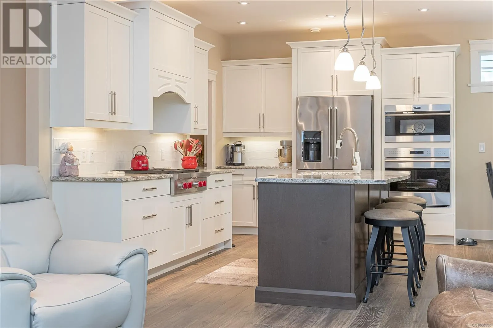 843 Parkside Cres