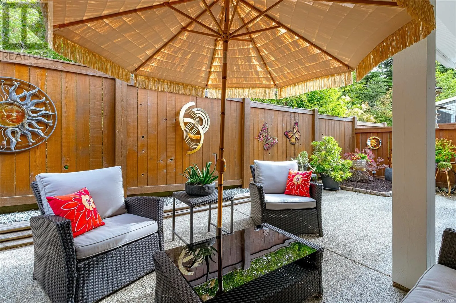843 Parkside Cres