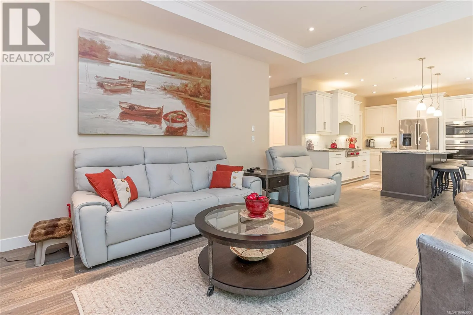 843 Parkside Cres