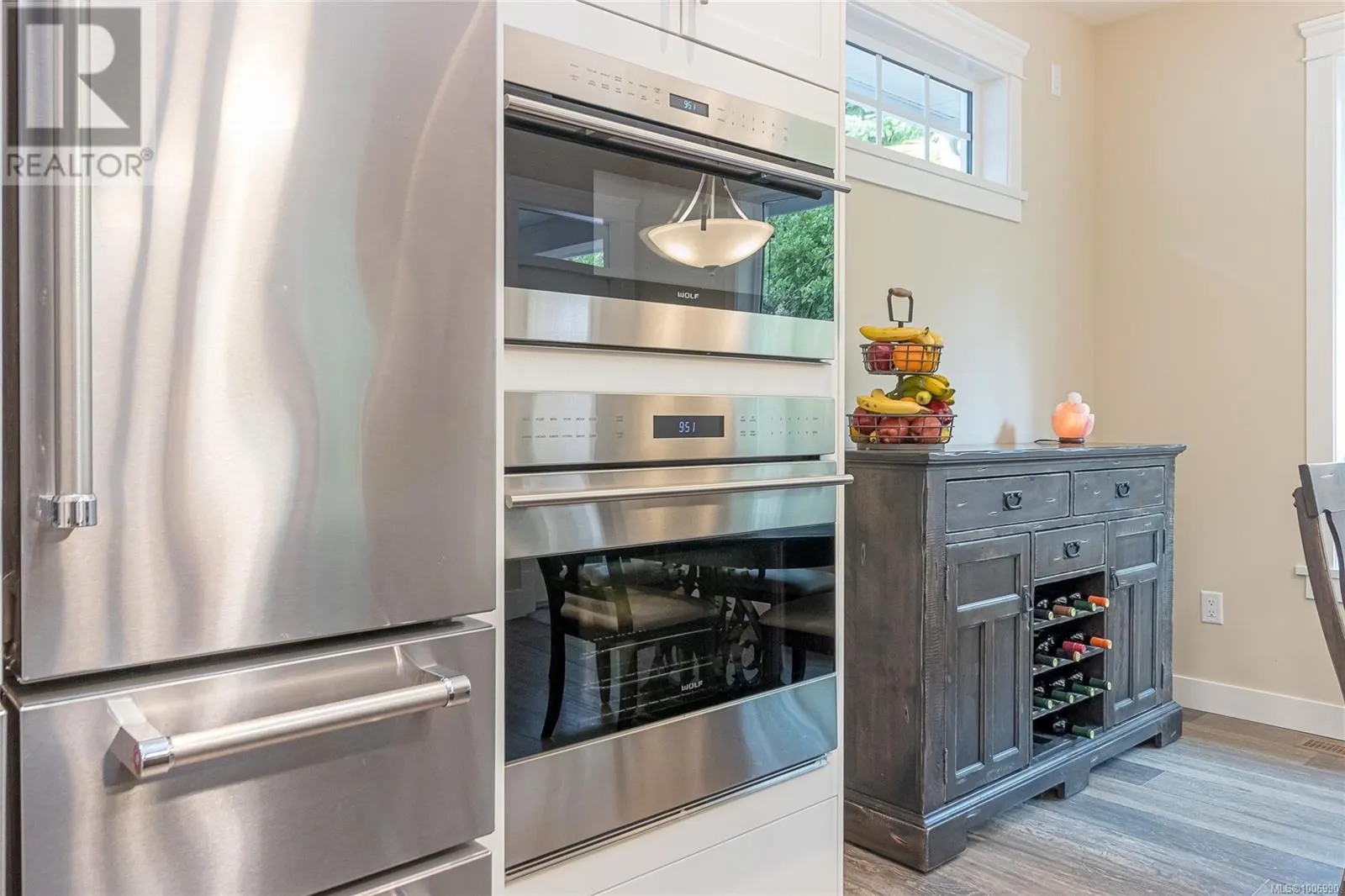 843 Parkside Cres