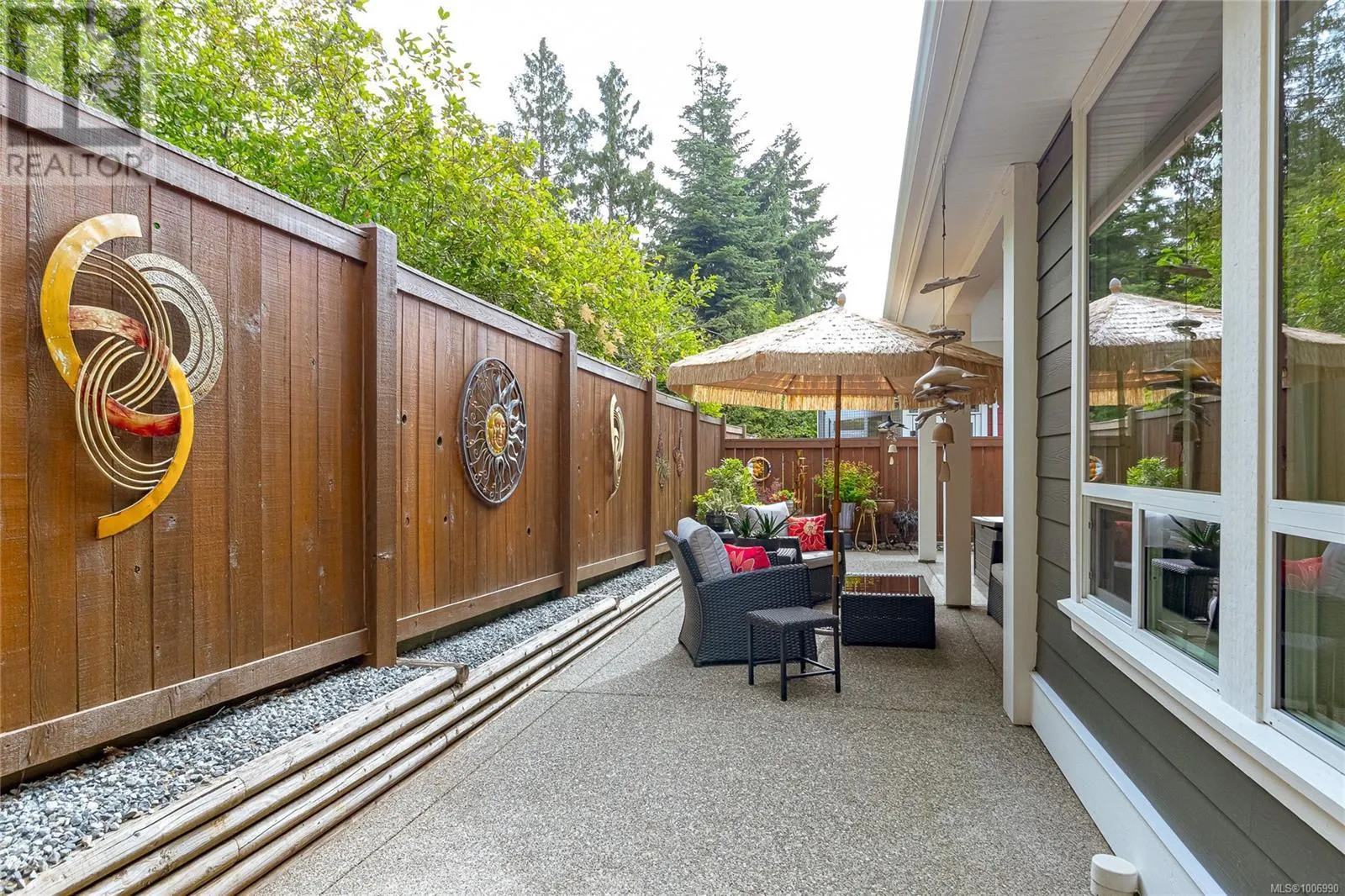 843 Parkside Cres