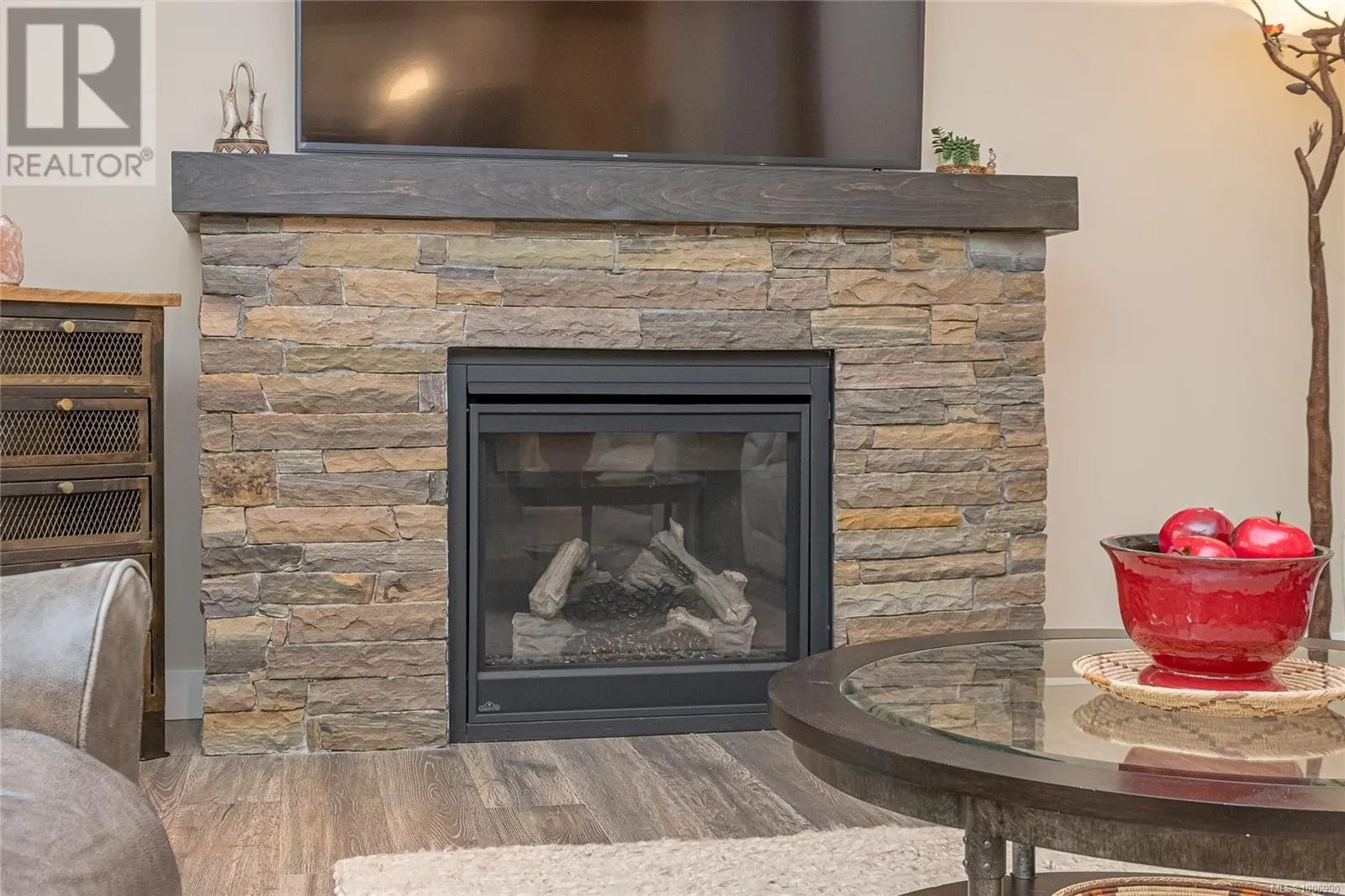 843 Parkside Cres