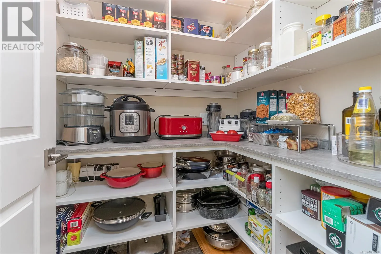 843 Parkside Cres