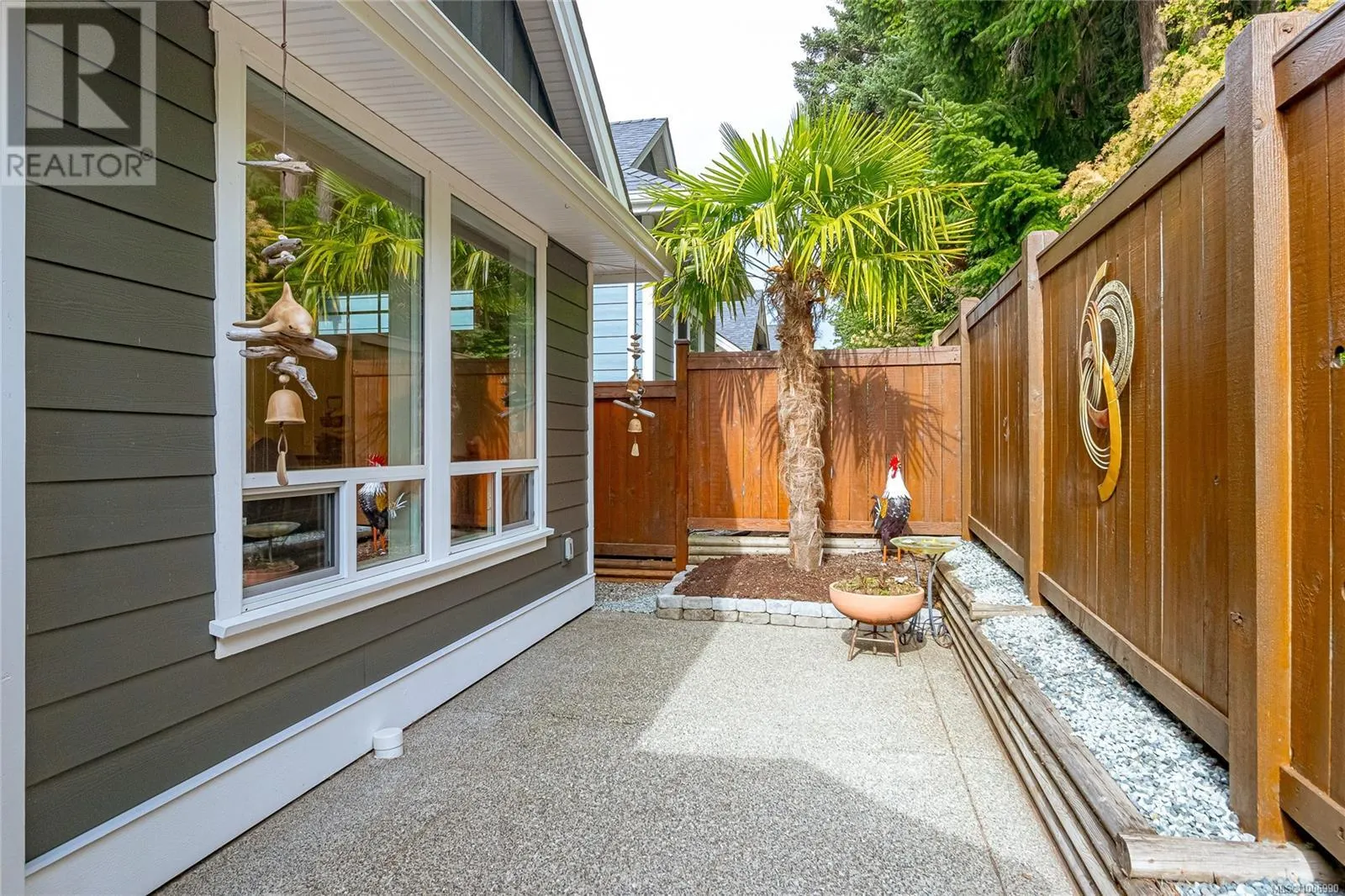 843 Parkside Cres