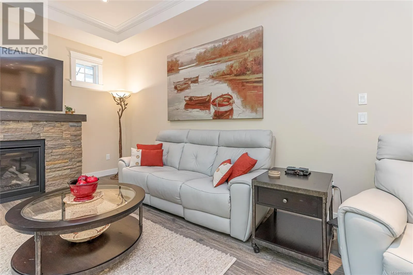 843 Parkside Cres