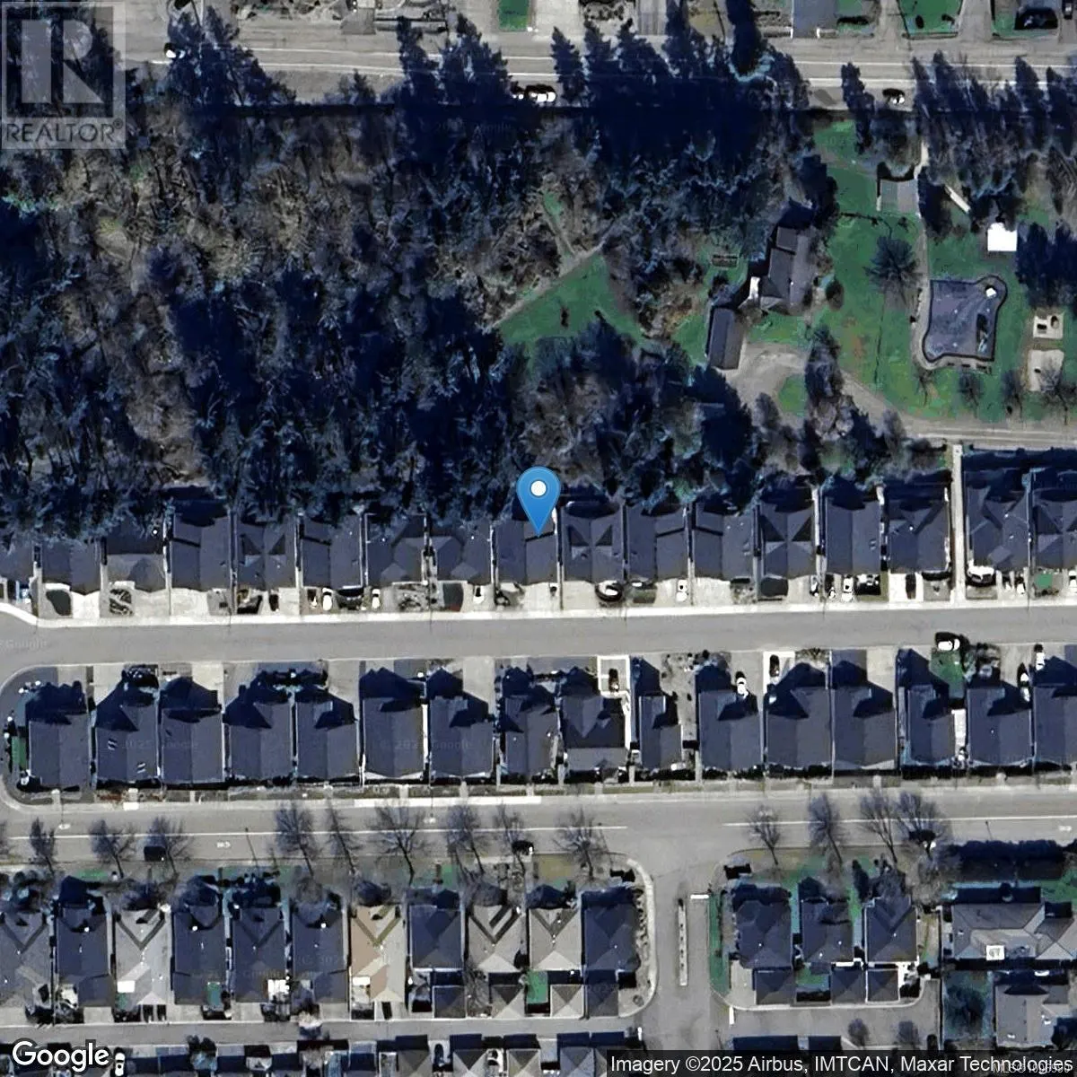 843 Parkside Cres