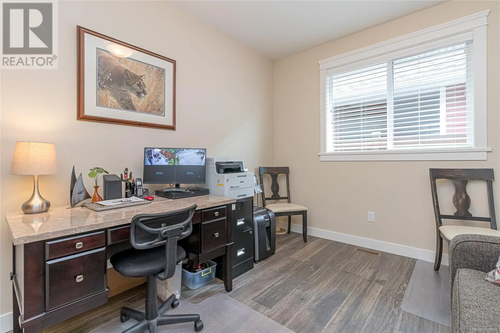 843 Parkside Cres