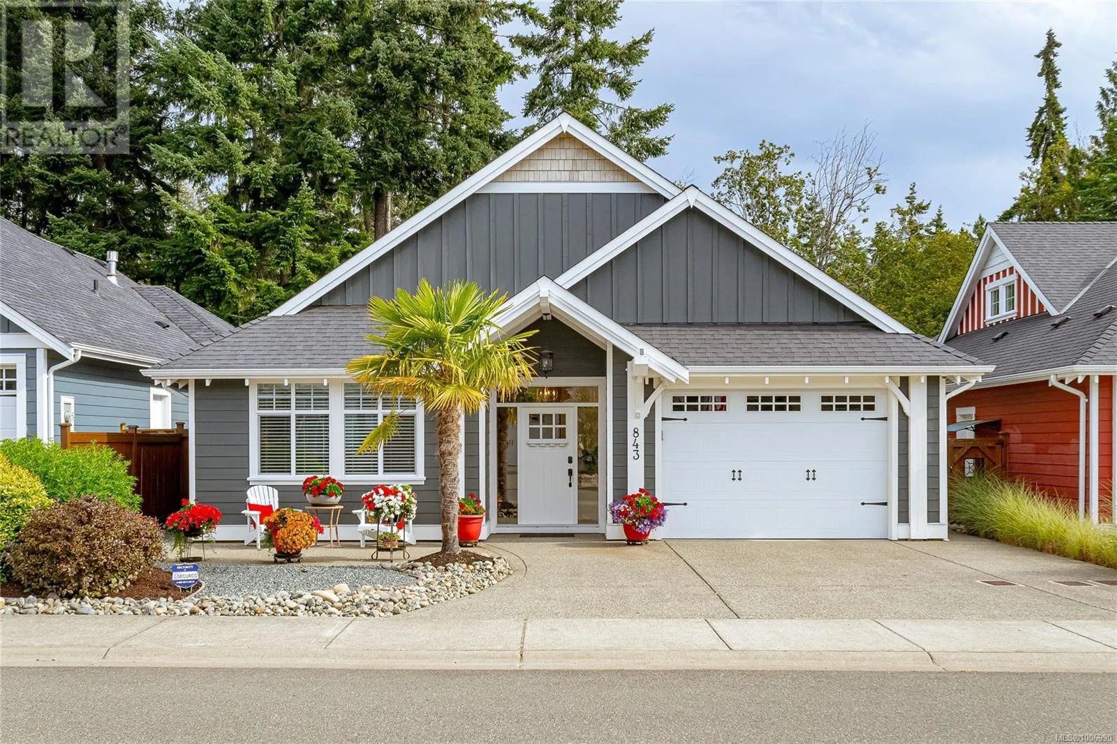843 Parkside Cres