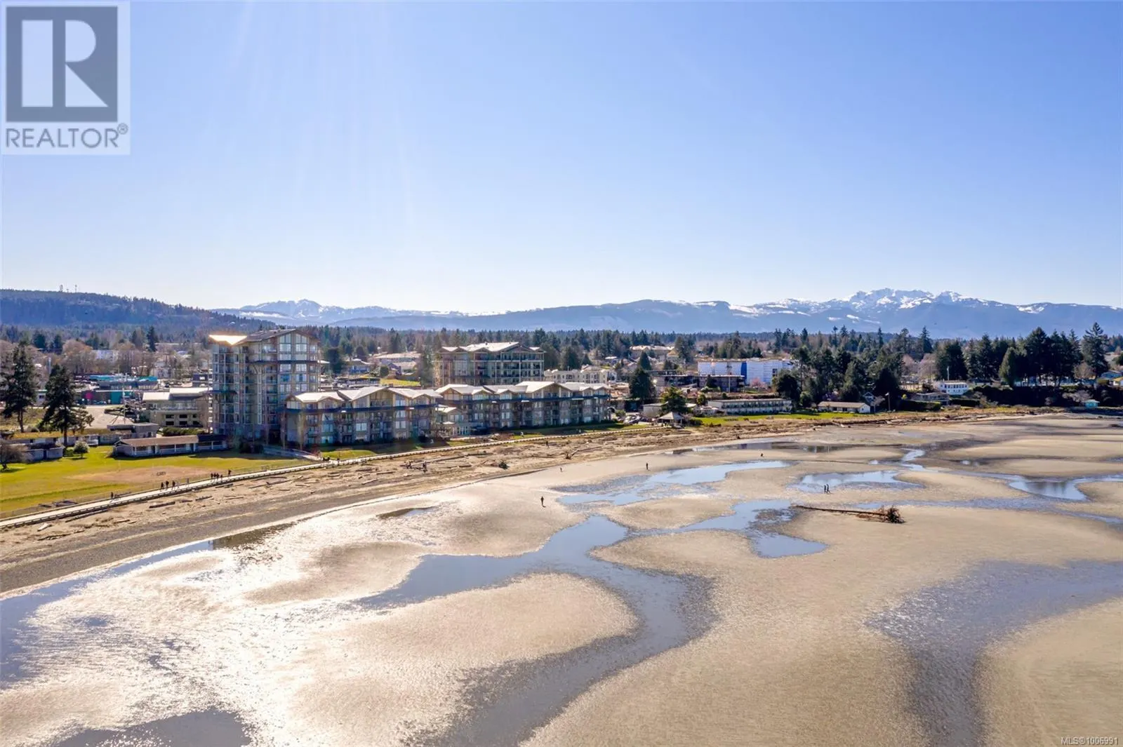 113/114D 181 Beachside Dr
