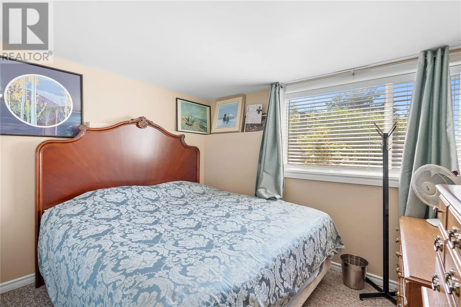 854 Royal Oak Ave