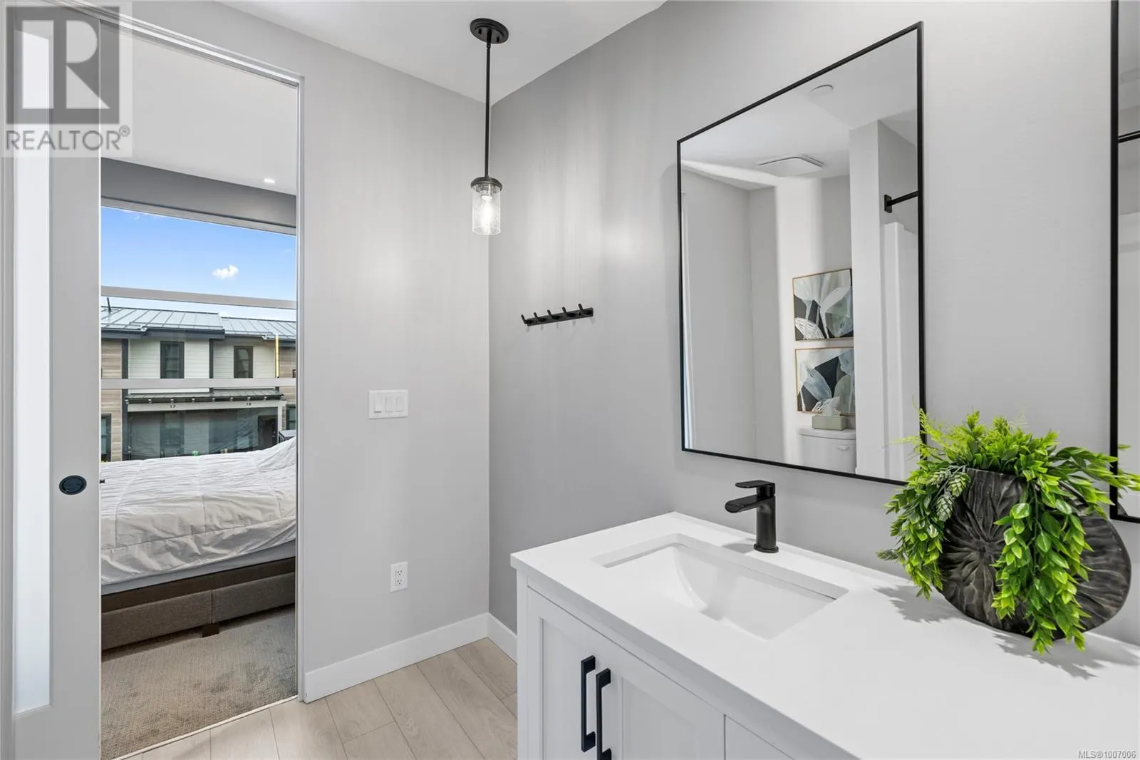 55 1175 Resort Dr