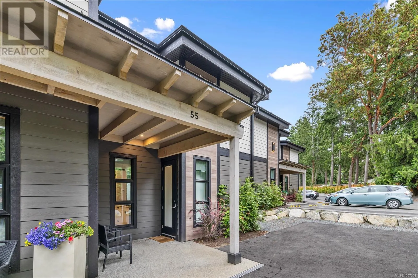 55 1175 Resort Dr