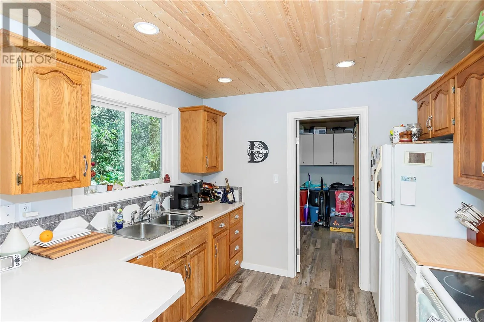 7 4604 Hammond Bay Rd