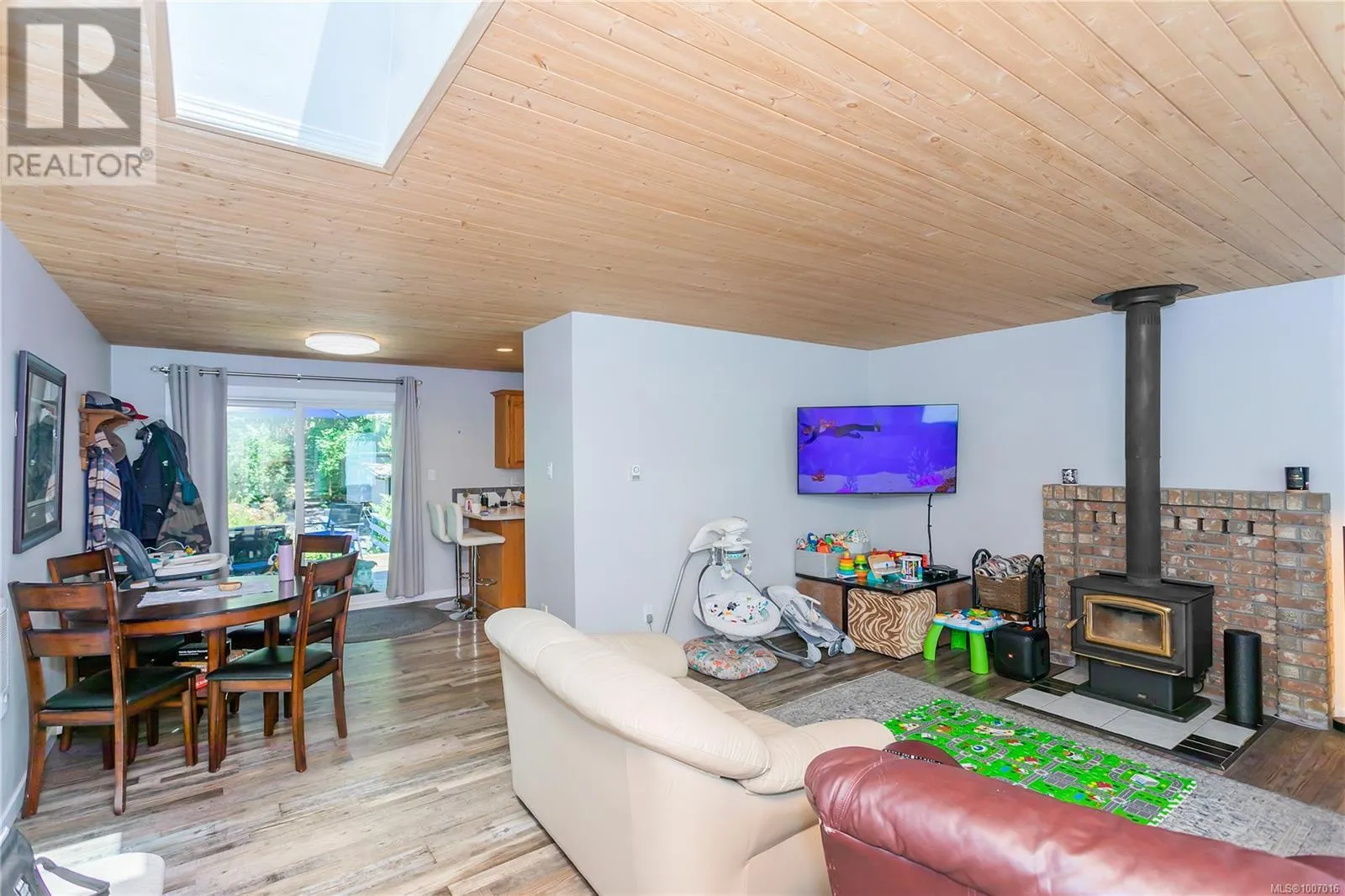 7 4604 Hammond Bay Rd