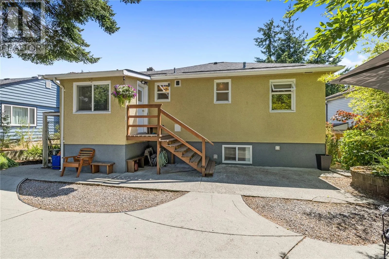 667 First St