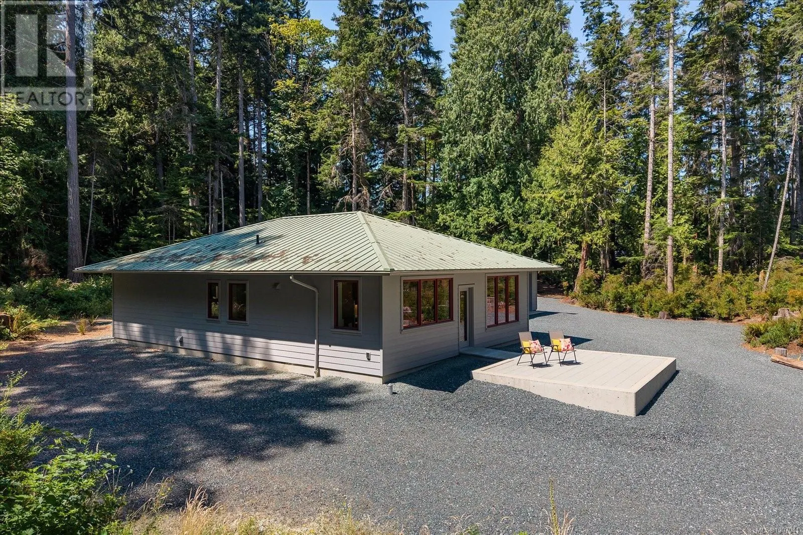 6208 Island Hwy W