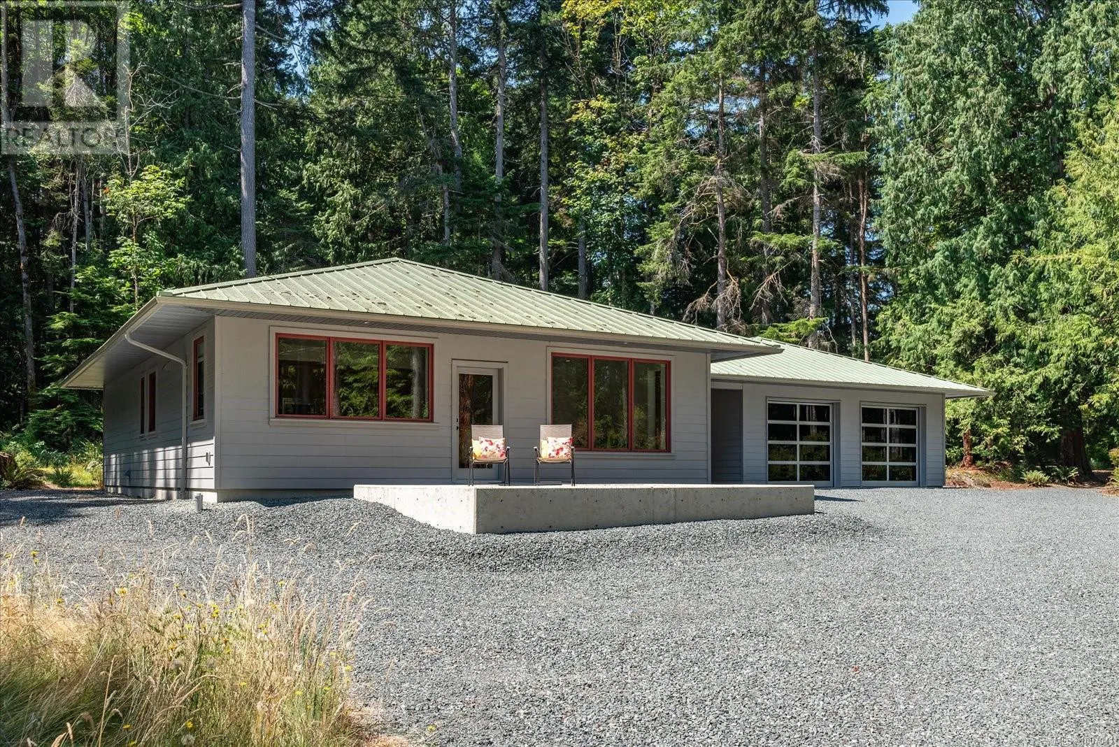 6208 Island Hwy W