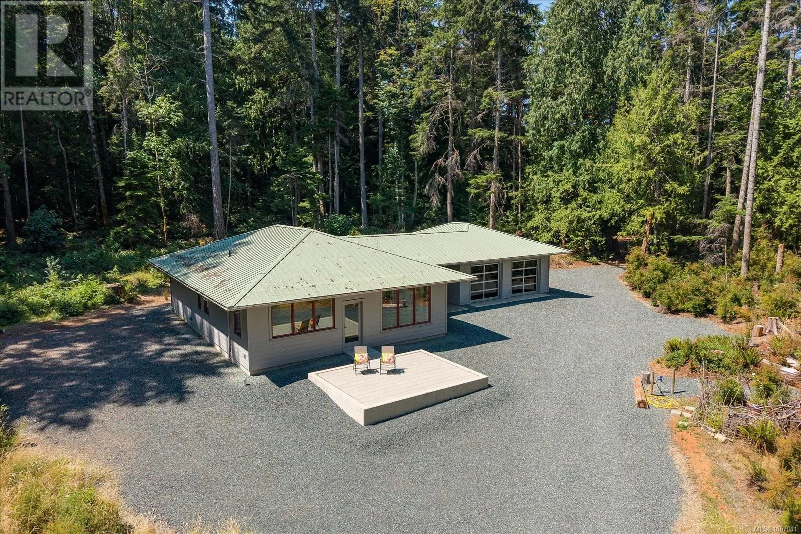 6208 Island Hwy W