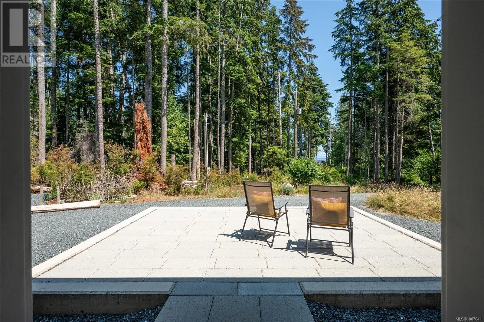 6208 Island Hwy W