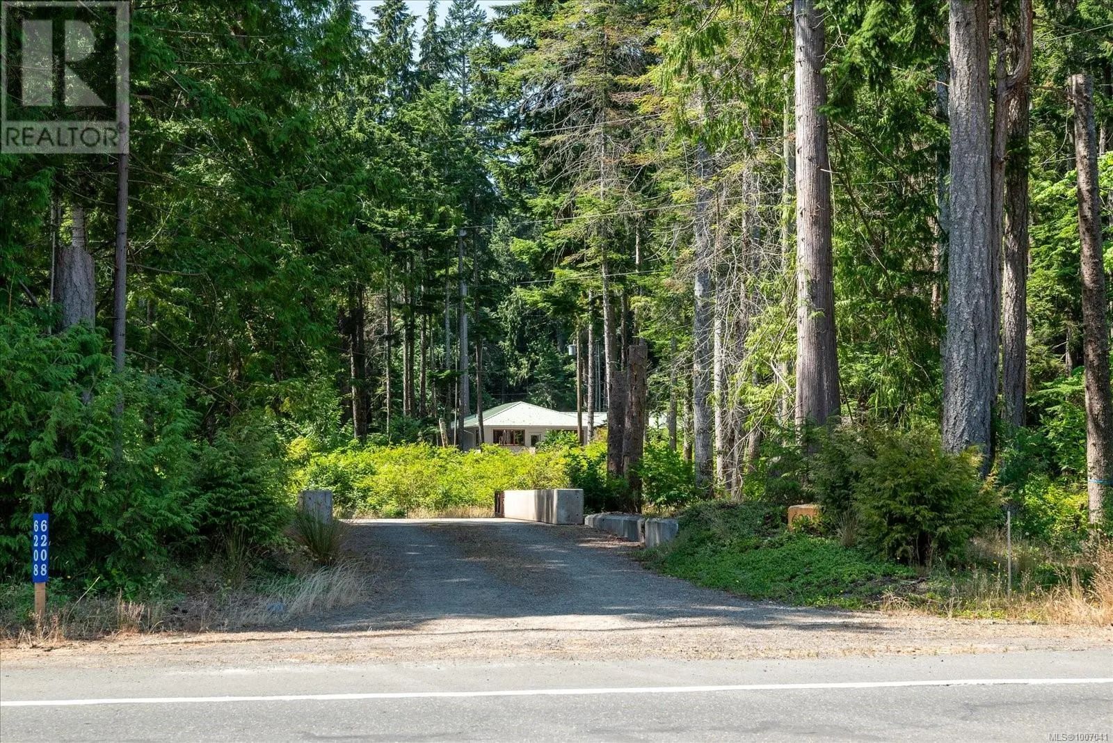 6208 Island Hwy W