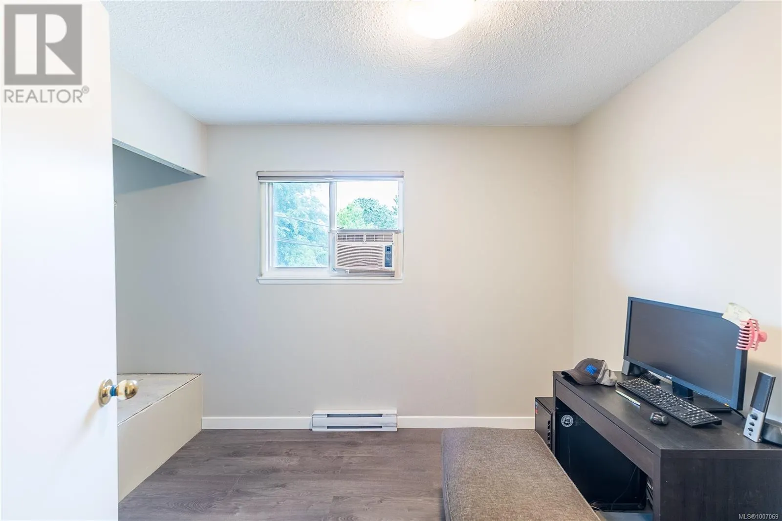 1068 Clarke Rd