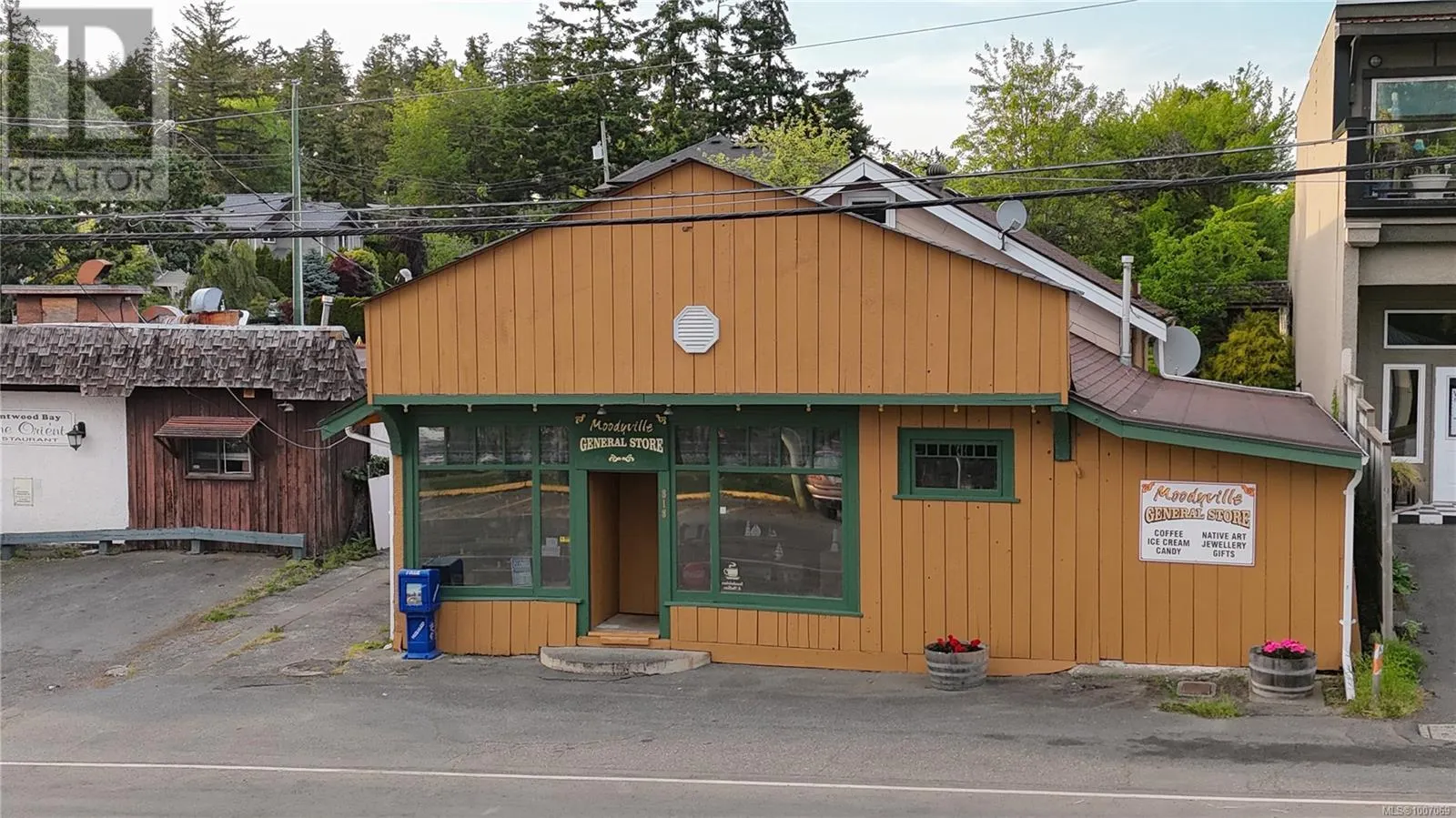 1068 Clarke Rd