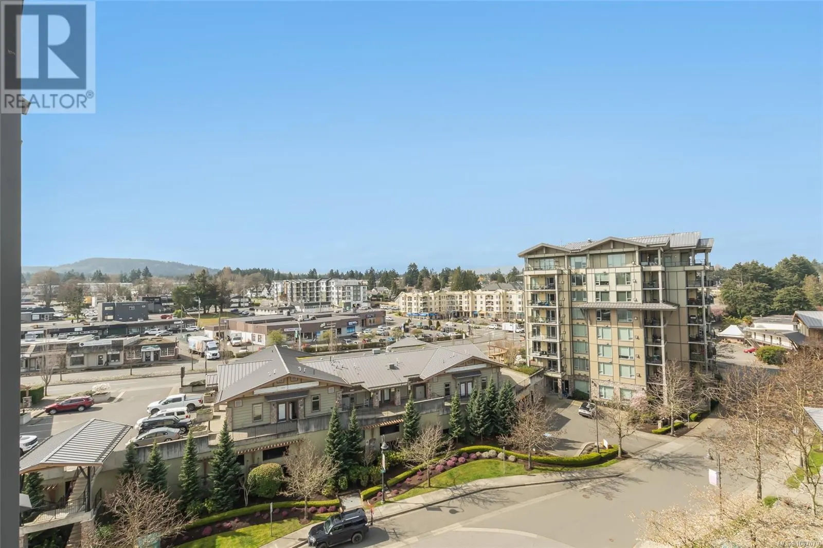 703/704A 181 Beachside Dr