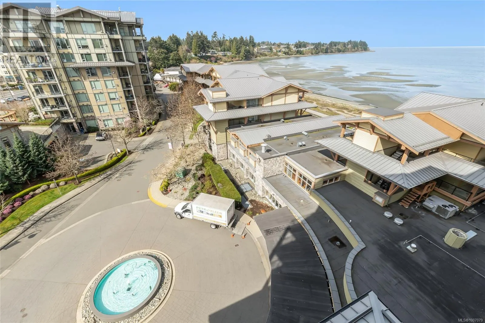 703/704A 181 Beachside Dr