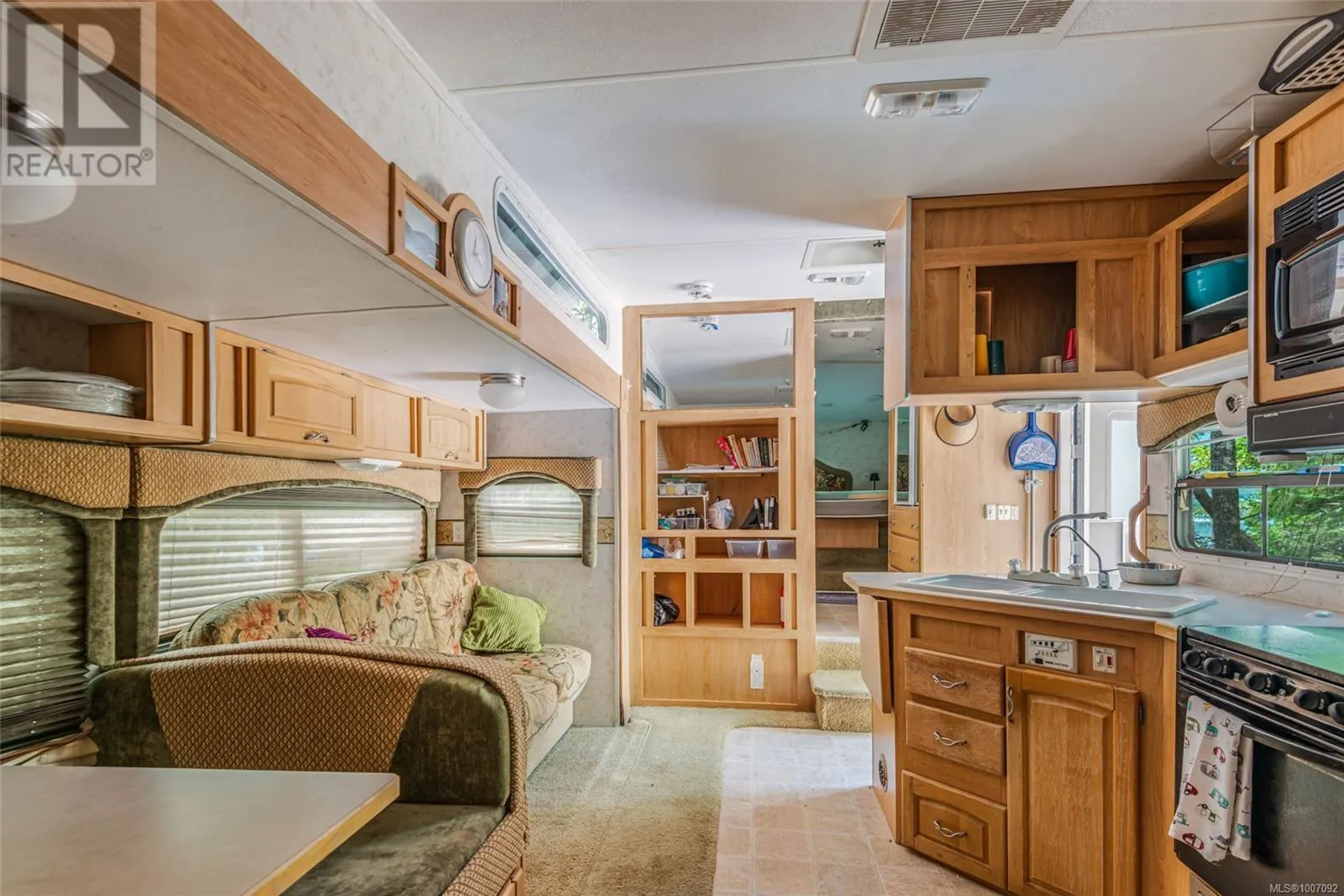 3696 Horne Lake Caves Rd
