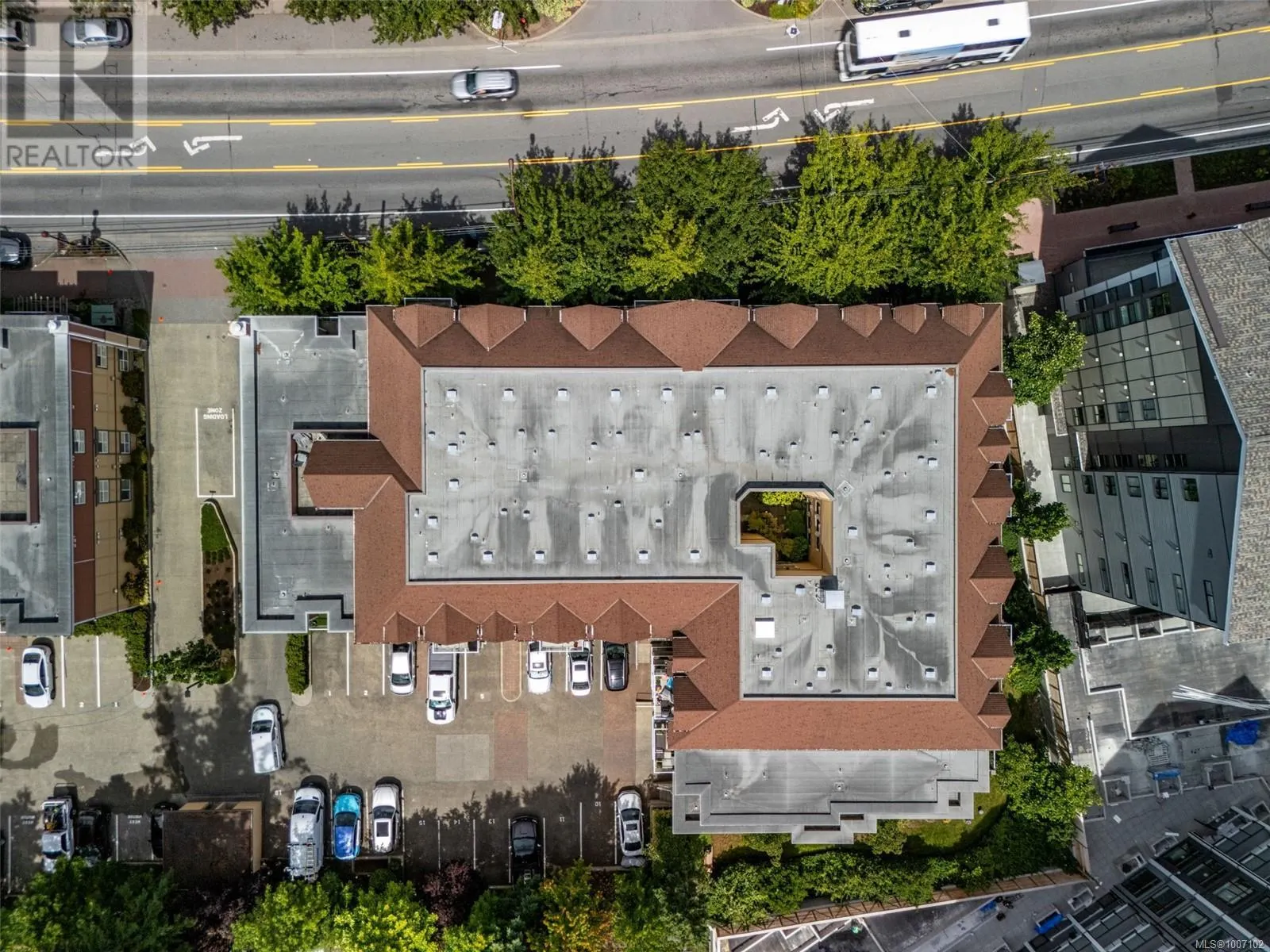 314 655 Goldstream Ave