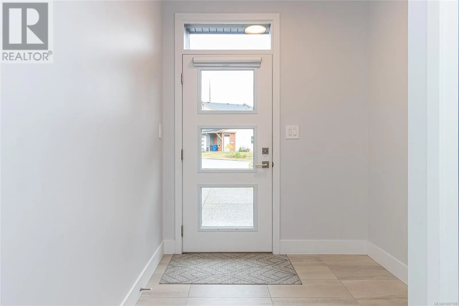 370 Vienna Pl