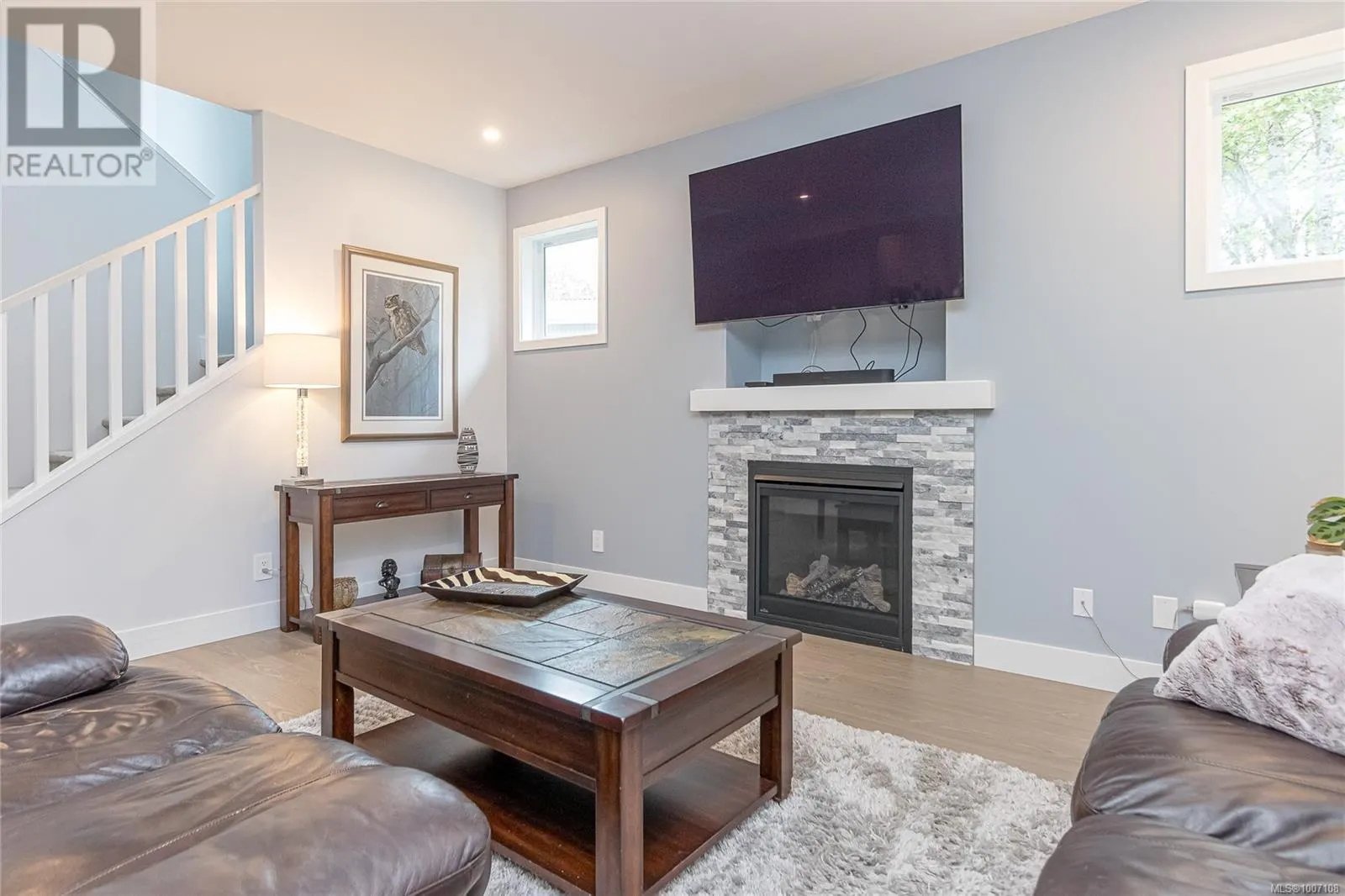 370 Vienna Pl