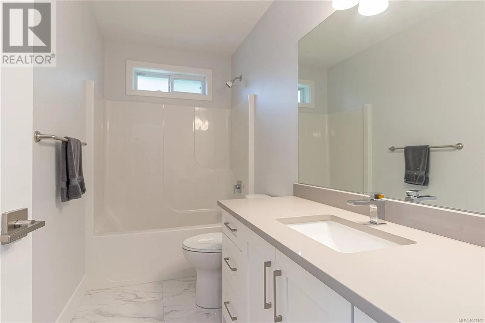 370 Vienna Pl