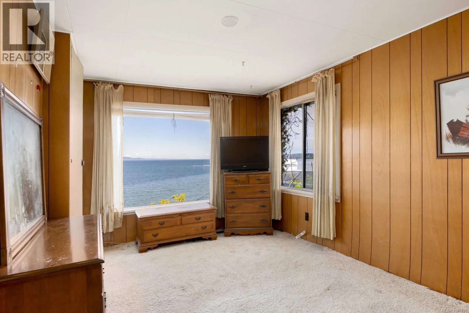 5015 Cordova Bay Rd