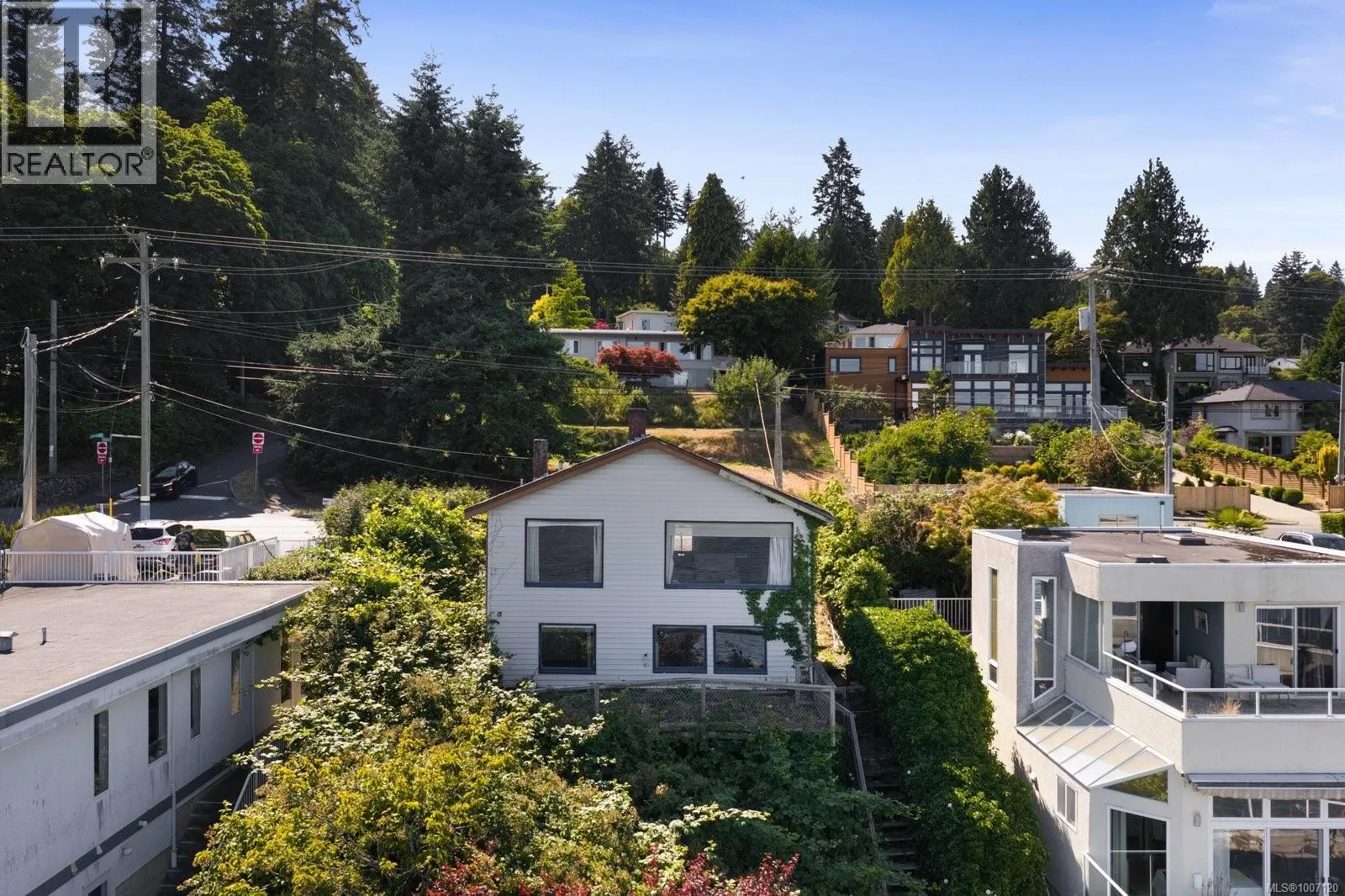 5015 Cordova Bay Rd